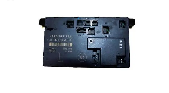 Mercedes-Benz E W211 Door control unit/module 2118701326 211870132605