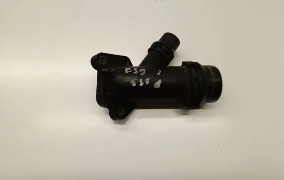 BMW 5 E39 Engine coolant pipe/hose 2247744