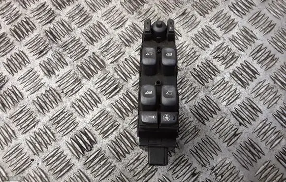 Volvo XC90 Electric window control switch 8651327