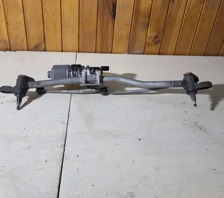 Front wiper linkage and motor