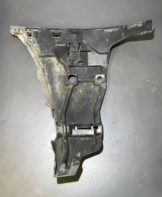 Front bumper mounting bracket