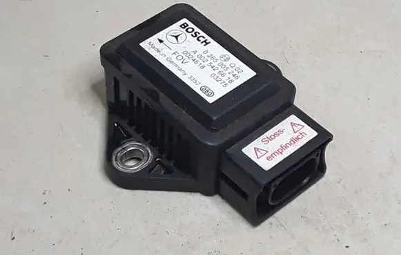 Mercedes-Benz A W168 ESP acceleration yaw rate sensor A0025426618 0265005246