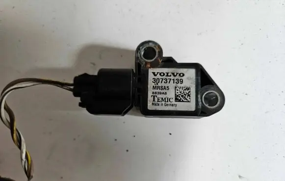 Volvo V50 Airbag deployment crash/impact sensor 8839A6 30737139 MRSA5