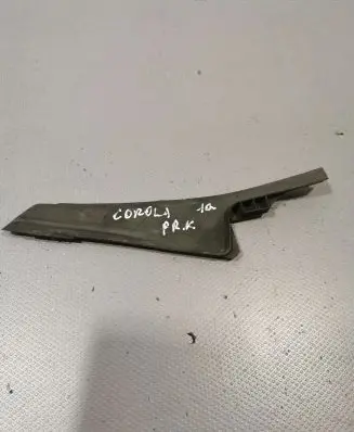 Toyota Corolla E140 E150 Fender end trim 
