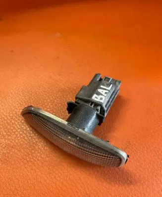 Volvo S80 Front fender indicator light 9178688