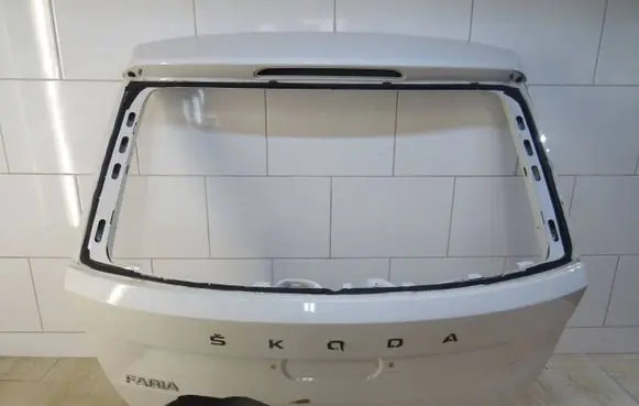 Skoda Fabia Mk3 (NJ) Tailgate/trunk/boot lid 6V6827159B
