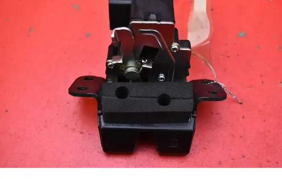 SsangYong Tivoli Tailgate/trunk/boot lock/catch/latch 