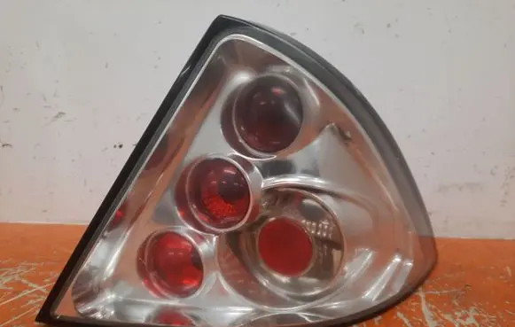 Ford Mondeo Mk III Rear/tail lights HU24-TB