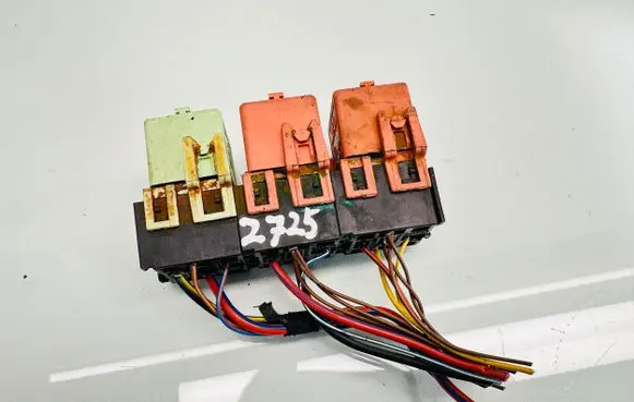 BMW 5 E60 E61 Other relay V23134K59X312 6136 8373700
