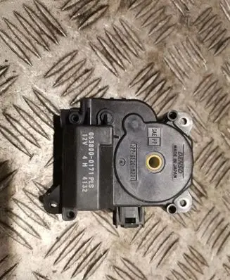 Lexus IS 220D-250-350 Intake manifold valve actuator/motor 0638000171