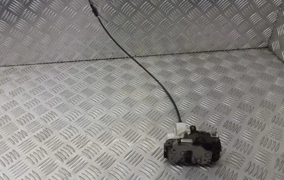 Fiat Panda II Front door lock 46810999