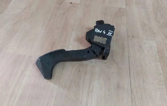 Toyota RAV 4 (XA40) ABS control unit/module 78110-0R130