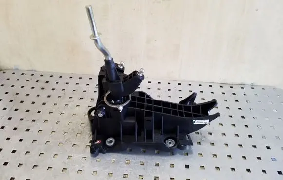 Mazda 3 II Gear shifter/selector BDG946100