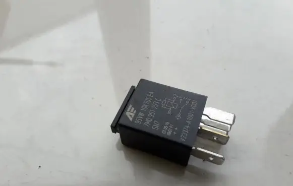 Volkswagen Touareg I Other relay 7M0951253C