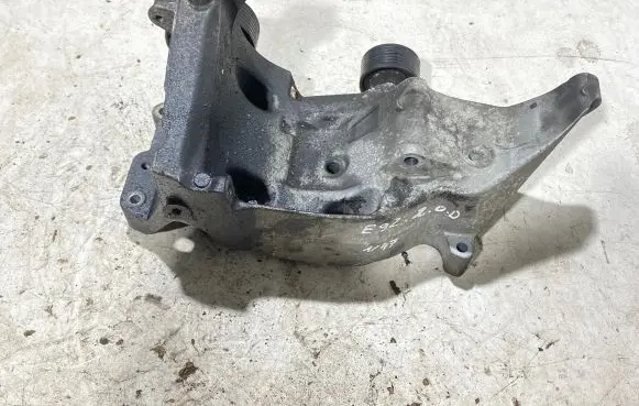 Generator/alternator bracket