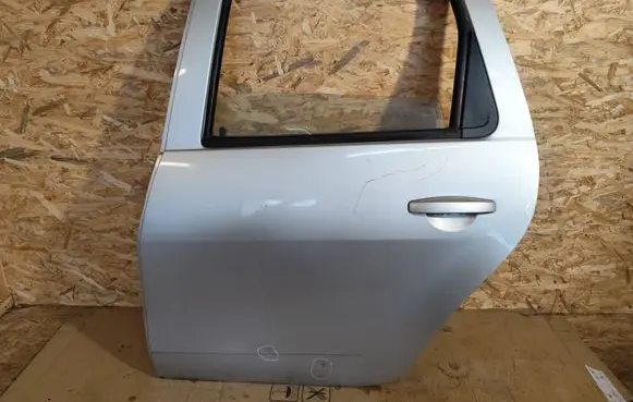 Dacia Duster Rear door