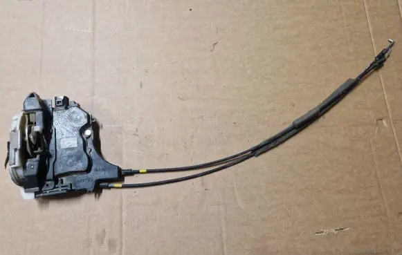 Mitsubishi L200 Front door lock 