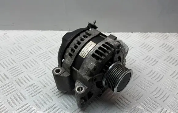 Toyota Corolla Verso AR10 Generator/alternator 270600G011 0210806060