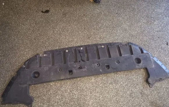 Ford Fusion II Front bumper skid plate/under tray DS738B384CC
