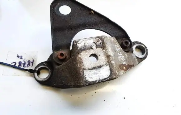 Ford Mondeo MK IV Engine mounting bracket