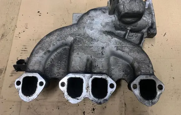 Audi A4 S4 B7 8E 8H Intake manifold 038129713