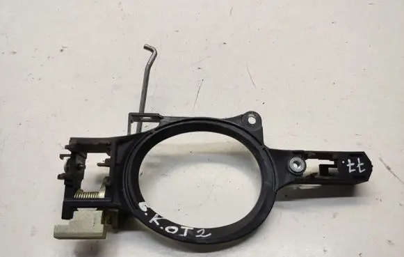 Rear door exterior handle/bracket