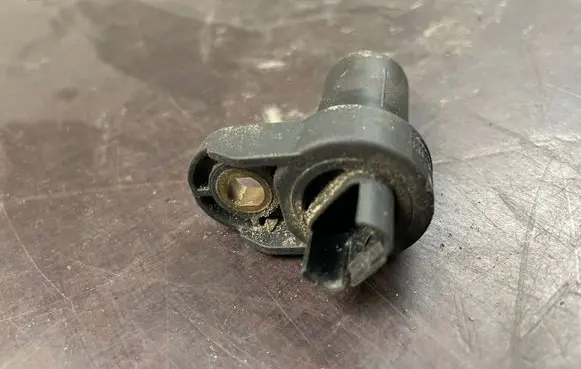 BMW 3 E90 E91 Crankshaft position sensor 7548660 25916010