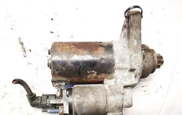 Volkswagen PASSAT B6 Starter motor 1005831329