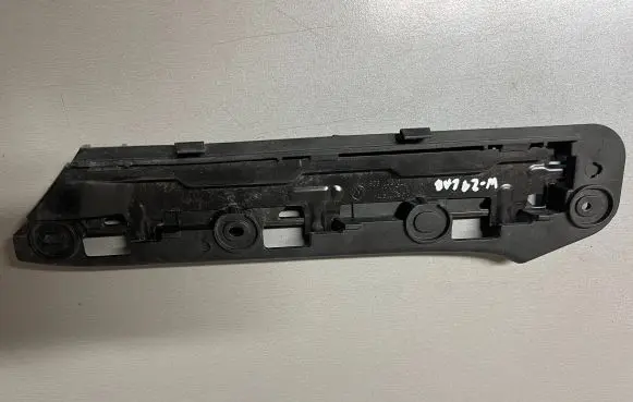 Volkswagen Touran I Front bumper mounting bracket 1T0807050
