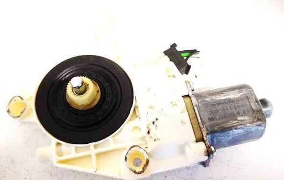 Mercedes-Benz C AMG W204 Rear door window regulator motor a2048200642 961108-100
