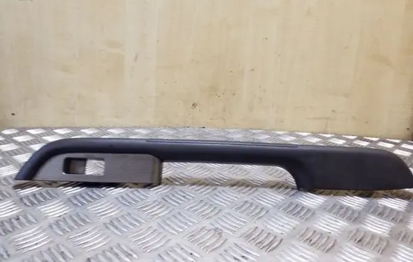 Nissan X-Trail T30 Other rear door trim element 829498H300X