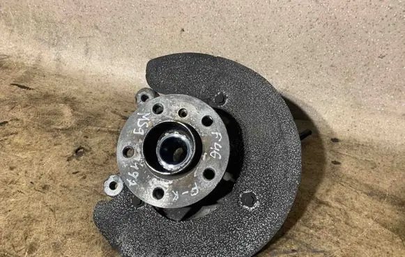 Front wheel hub
