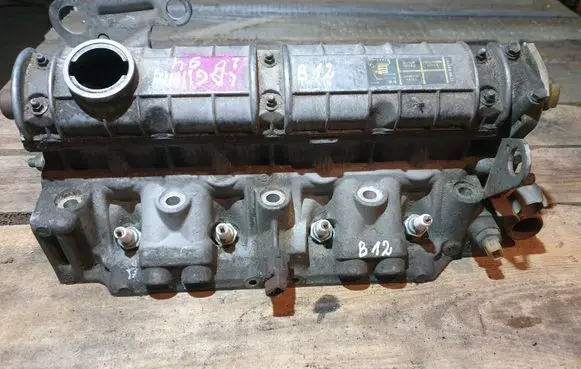 Renault Laguna I Engine head 