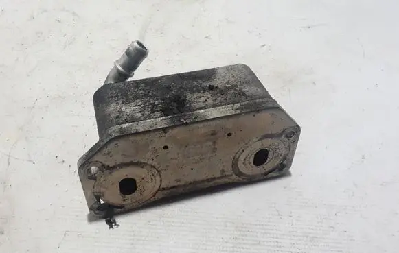 Volvo XC90 Oil filter mounting bracket 31293917