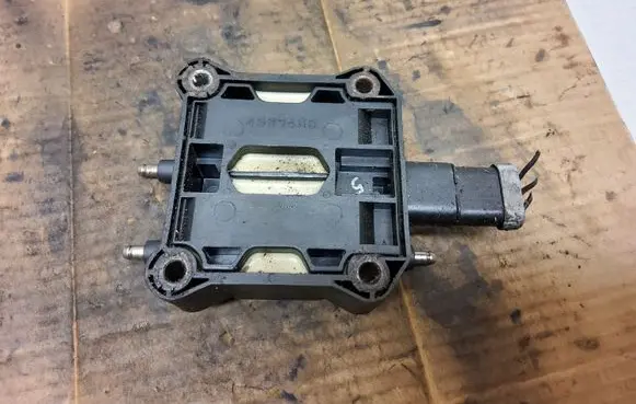Chrysler Neon II High voltage ignition coil 4557468