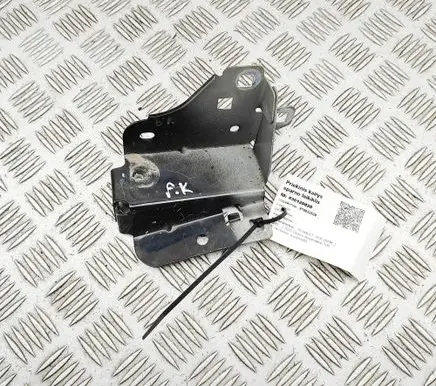 Renault Zoe Fender mounting bracket 620425323R