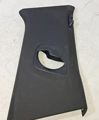 BMW 5 G30 G31 (B) pillar trim (top) 2030737 26112021 P5090