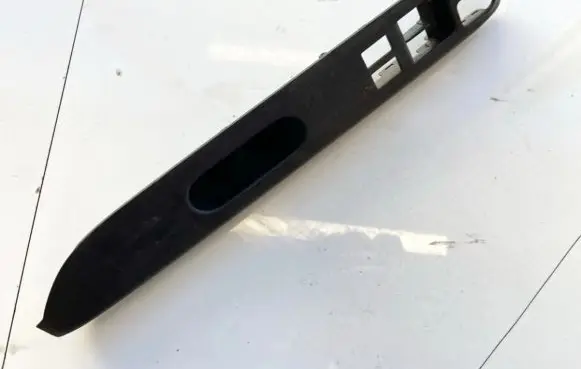 Opel Agila B Front door window switch trim 8372251k70 83722-51k70