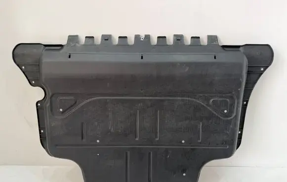 Volkswagen Tiguan Engine splash shield/under tray 5QF825236