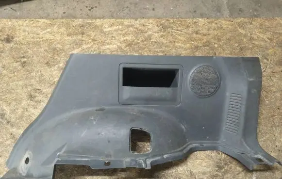 Hyundai Santa Fe Trunk/boot lower side trim panel 8574026100 8574026000