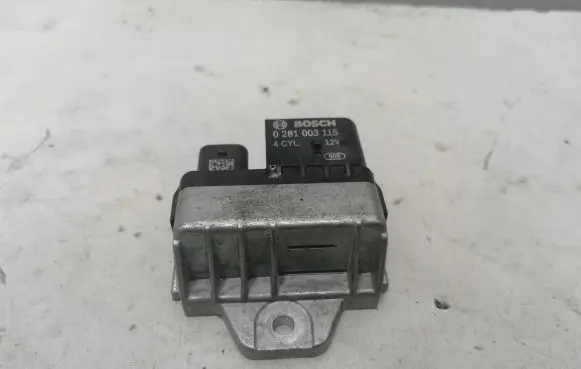 BMW 4 F32 F33 Glow plug pre-heat relay 8514120