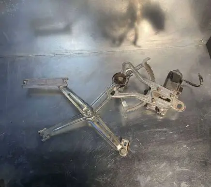 Mercedes-Benz E W124 Front door window regulator with motor