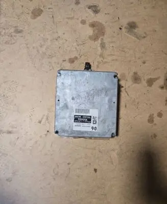 Toyota Corolla Verso E121 Engine control unit/module 8966113060