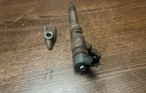 Fuel injector