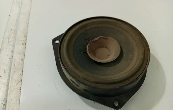 Opel Zafira B Front door speaker 90379280
