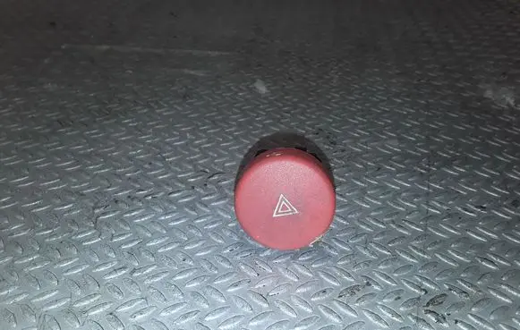 Iveco Daily 30.8 - 9 Hazard light switch