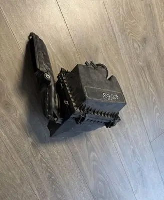 Air filter box