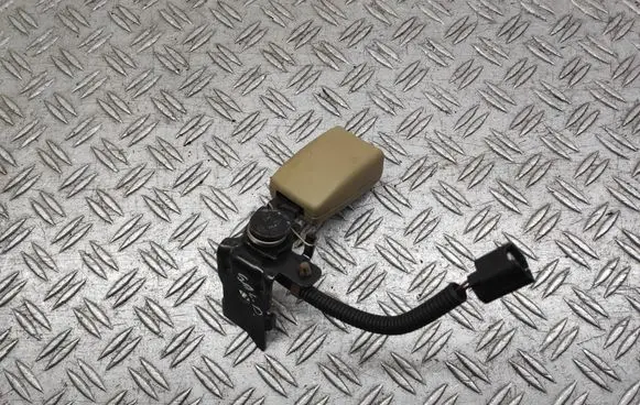 Honda Civic Rear seatbelt buckle 