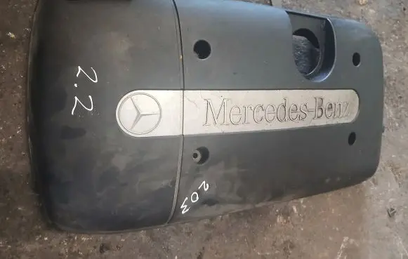 Mercedes-Benz C W203 Engine cover (trim) A6110101067