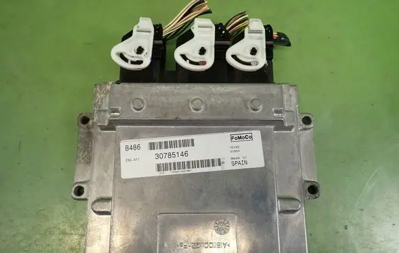 Volvo S40, V40 Engine control unit/module ECU 30785146